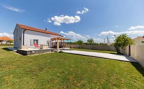 Holiday House Beram